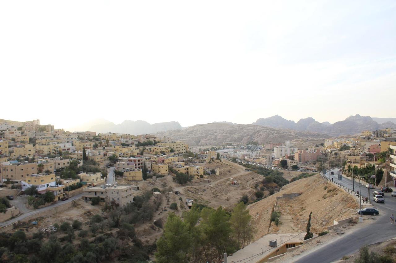 Petra Visitors Hotel Wadi Musa Bagian luar foto