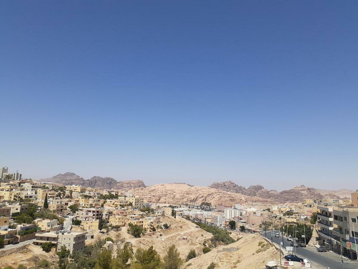 Petra Visitors Hotel Wadi Musa Bagian luar foto