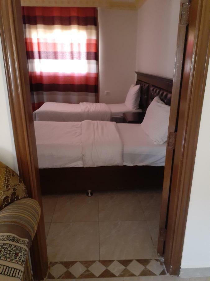 Petra Visitors Hotel Wadi Musa Bagian luar foto